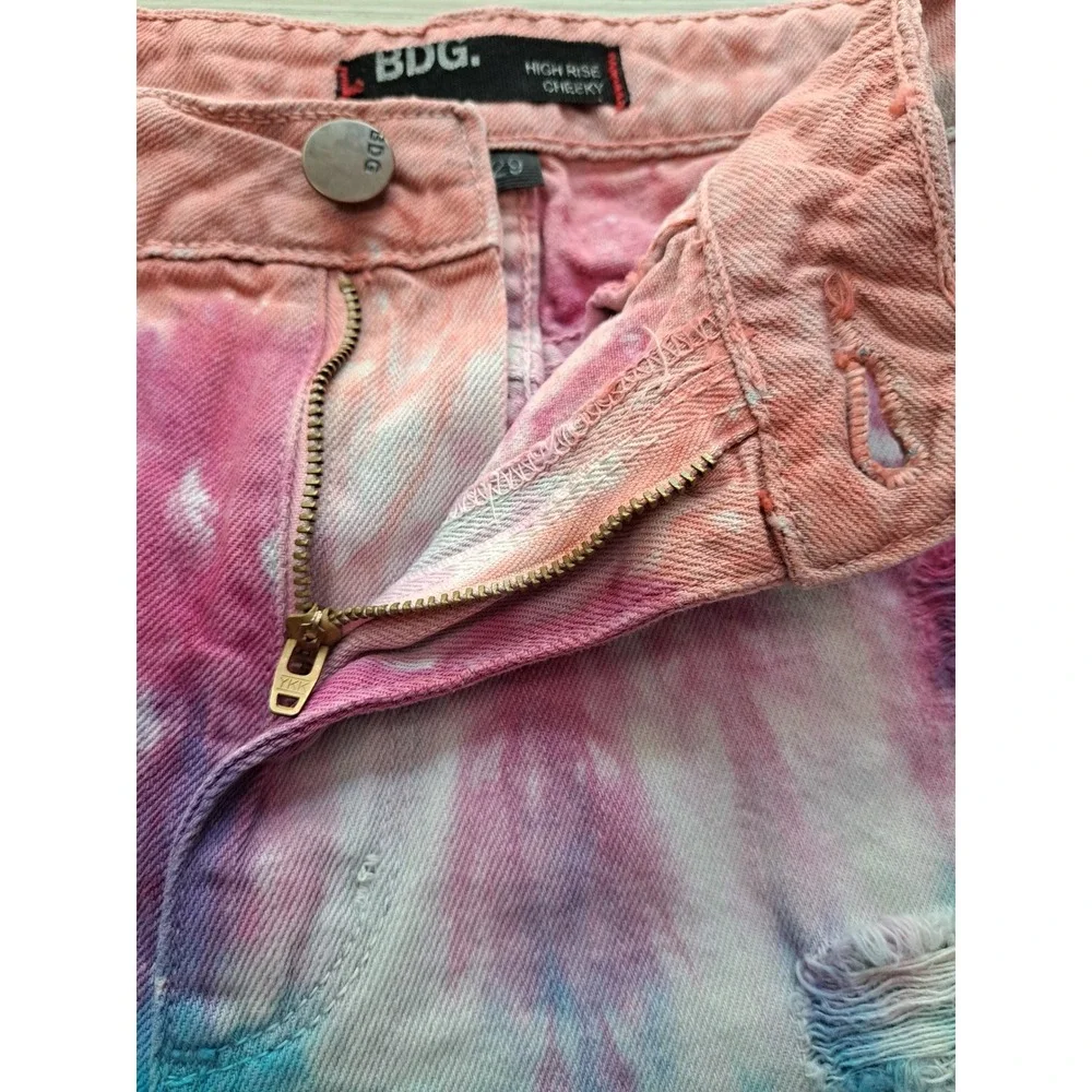 BDG‎ Boho High Rise Cheeky Tie Dye Distressed Denim Shorts 29 (Measures 27